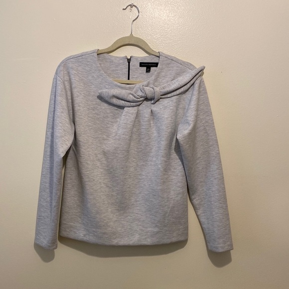 Banana Republic gray long sleeve top with bow decoration. Size Xs . - Picture 2 of 10